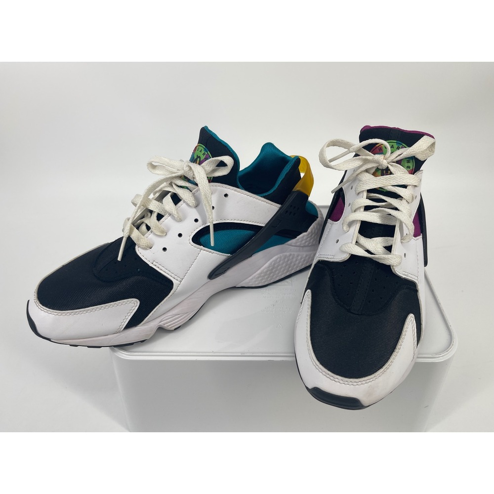 Nike Air Huarache Peace Love Swoosh Mens 10 White Black DM8152-100 Sneakers